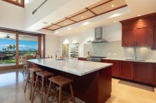 ❤PiH❤ ONE OCEAN OHANA Expansive Views Exclusive Oceanfront Grotto pool plus private pool spa - 2