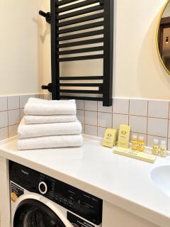 Golden Square Boutique Apartment - 6