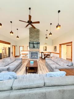 True Blue Lodge - 2