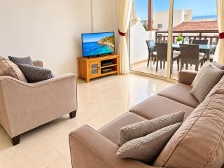 Top floor 2 bedroom apartment E101, 3 pools, sea view, FREE WIFI - 4