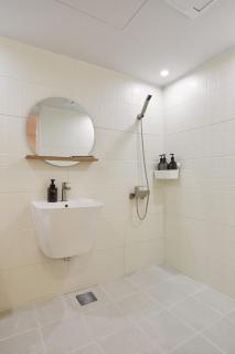 New Special,3min walk to Gwangalli Beach Drone Show,New Accommodation,Free Luggage Storage,Washer and Dryer Available,OTT,Drip Bag coffee - 2