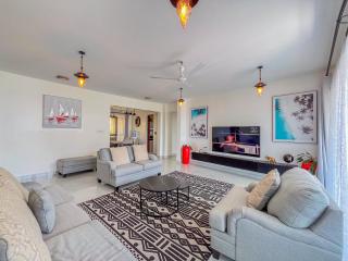 Kioo Baridi Beachfront Apartments - 7