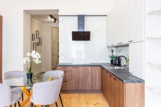 Elite Downtown Retreat for Families & Friends - 4