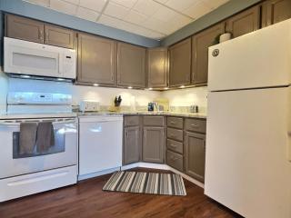 Moose Tracks Lodge - Pool, Hot Tub, Golf, Sauna - 9