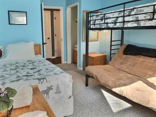 Moose Tracks Lodge - Pool, Hot Tub, Golf, Sauna - 3