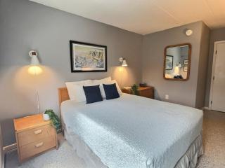Moose Tracks Lodge - Pool, Hot Tub, Golf, Sauna - 8