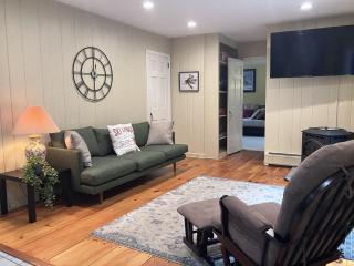 Peak2Creek- HotTub, FirePlace, Central. - 2