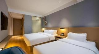 VX Hotel Wuhan Optics Valley Yangjia Bay Metro Station - 5