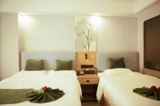 GreenTree Inn Express Hainan Haikou Haixiu Zhong Road - 5