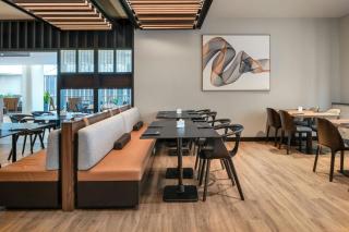 AC Hotel by Marriott Bratislava Old Town - 6