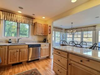 SlopeSide Chalet- Ski to and from your home! - 2
