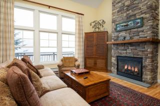 SlopeSide Chalet- Ski to and from your home! - 1