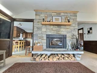 SnowArts, Wood Burning fireplace, Close to slopes - 2