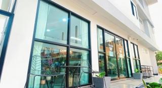 The Hub Hotel Surin - 8