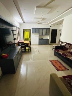 Spacious Family Friendly Two Bedroom Home Stay - 2