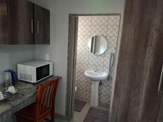 Cozy Corner Guest House - 1