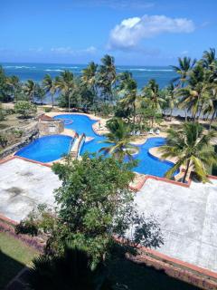 Beachfront Haven - 8