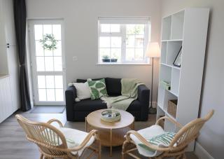 Hazel and Green Country Apartment - 4