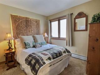 SunBear-Ski on Ski off, Pool, HotTub, Game Room! - Killington - 4
