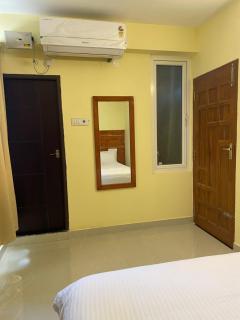 Grand Suites Srirangam - Walk To Temple - 8
