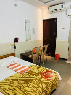 Mangalore Regency Lodging - 8