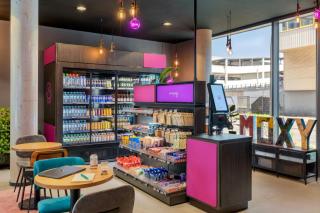 Moxy Hamburg Altona - 9