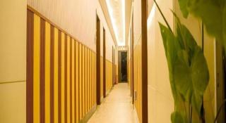 Super 8 Hotel Shiyan Beijing Middle Road - 1