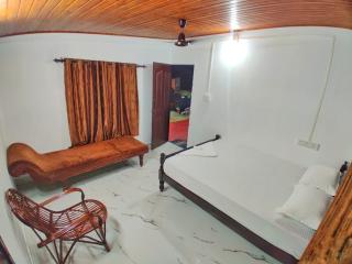 Little Homestay - 2
