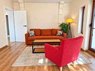 Sunny Balcony 2BR Apartment Top Center - 6