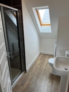 Spacious Holiday House in Central West Midlands - 6 Bedrooms - 2