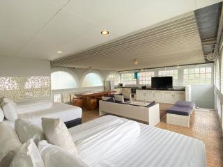 Rumah Stroberi Organic Farm & Family Lodge - 1