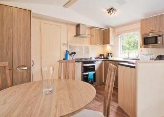 Longnor Wood Holiday Park - Longnor - 9