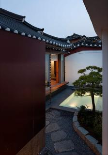 Korea Premium Hanok with Private Jacuzzi in Bukchon Village near Gyeongbokgung, Gwanghwamun, Jongno, Seoul - 9