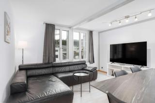 3BR Spiez Center Apt Parking & Balcony near Interlaken - 0