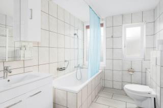 3BR Spiez Center Apt Parking & Balcony near Interlaken - 7