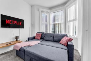 Private Bedroom Blackpool Central Location - 6