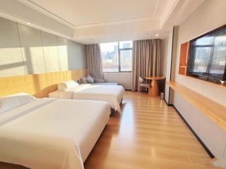 Guangzhou Liangyou Qicheng Hotel (Gangding Subway Station Jinan University Branch) - 4