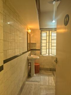 Lakefront Villa with swimming access to the lake - 2