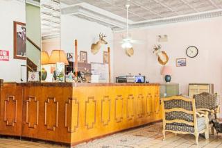 OYO Historic Cameron Hotel Brownsville I-69E - 3
