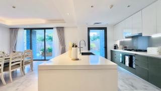 Luxury 4BR Villa with Pool and Maid & Driver Room - 7
