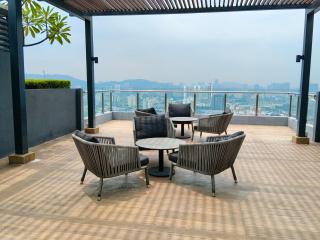 Sleek & Cozy Standard Room at Neu suites - KL-KLCC-LRT-Netflix- Gleneagles - 8