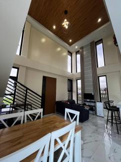 ZMZ Silang Stylish 2BR Loft with Rooftop Deck near Tagaytay - 9