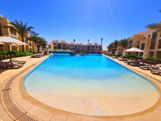 Mangroovy - Spacious Boho 2 BR Pool view - 2