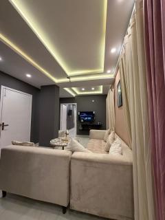 Self Check-in New Furnished Apartment Bahria Lahore - 5