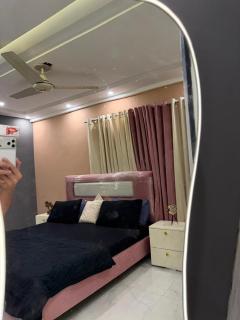 Self Check-in New Furnished Apartment Bahria Lahore - 2