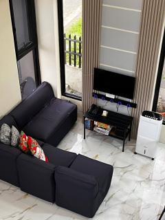 ZMZ Silang Stylish 2BR Loft with Rooftop Deck near Tagaytay - 2