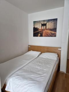 1-Bedroom Apartment with Balcony near Bevledere - 1