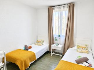 1The Best Location - Las Americas & Parking - 2
