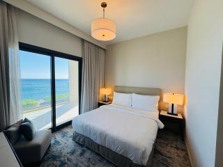 3 Bedroom Sea View Oscar Apartment in Address Beach Resort Fujairah - 4