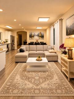3BR Near SEA Airport Free Parking & Large Yard - 0